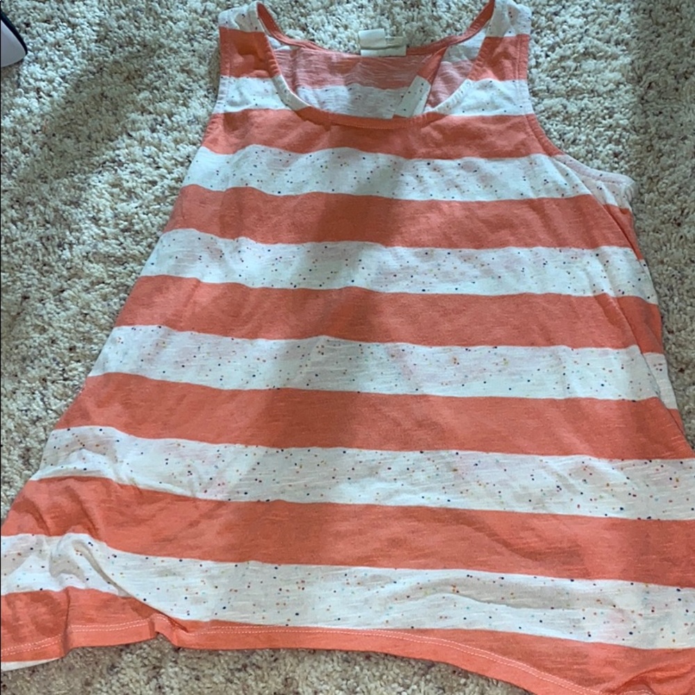 This Shirt is super cute and amazing for summer!